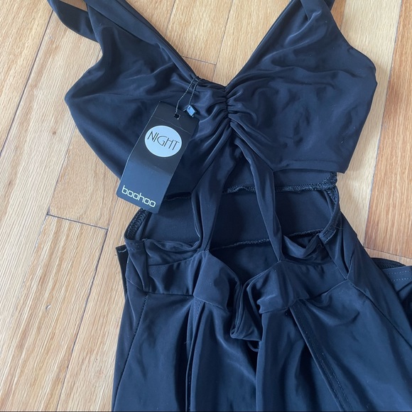 BOOHOO Black Long Dress with cut outs, shorts underneath. Size 4 with tags! - Picture 3 of 5